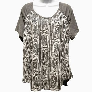 Maurices size 2 short sleeve contrast style short sleeve top